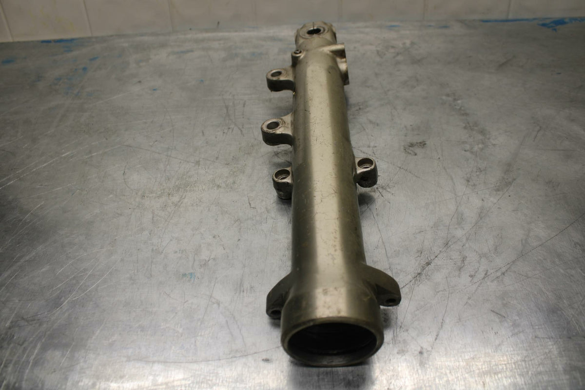85 YAMAHA RZ500 LEFT FRONT FORK SHOCK SUSPENSION TUBE BODY BB27