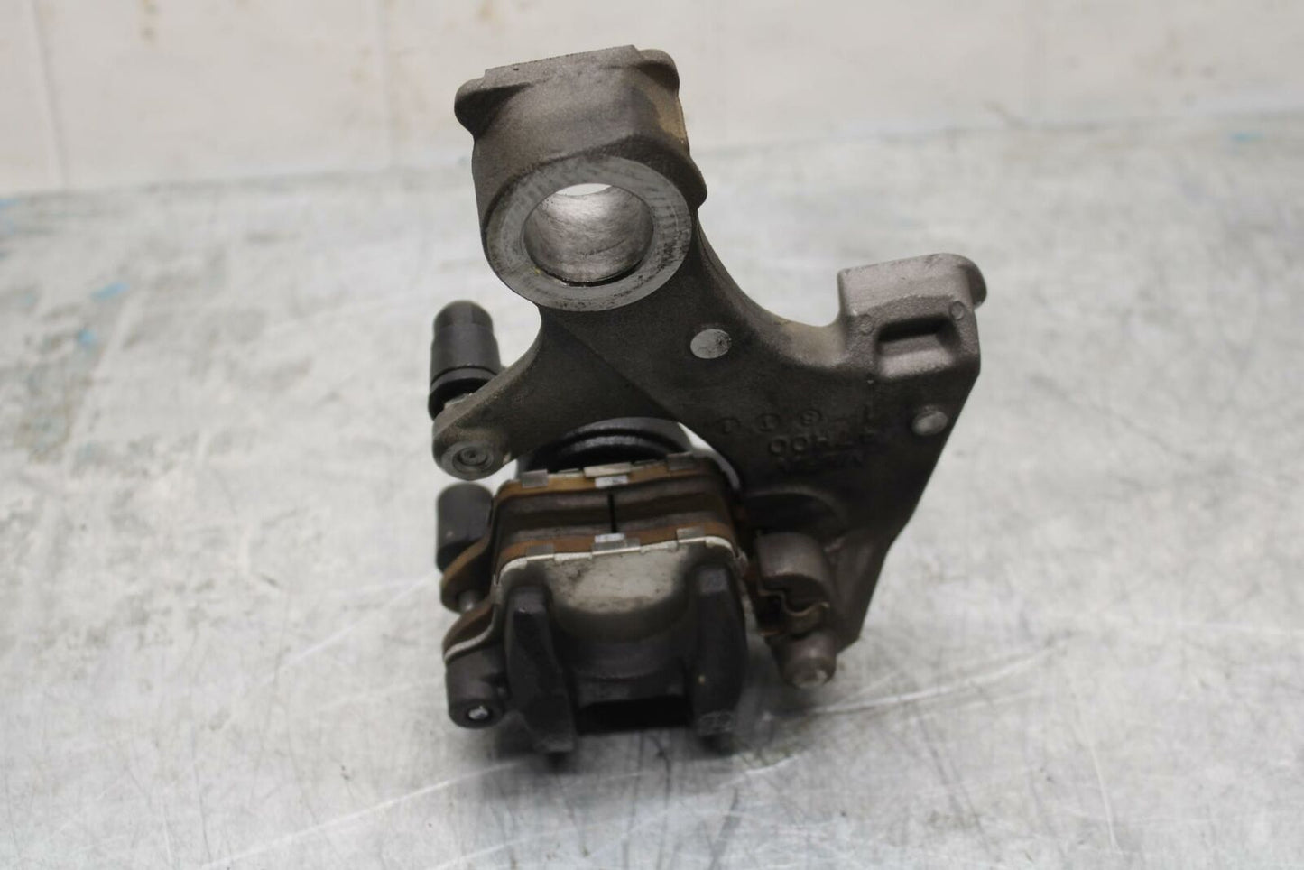 15-21 SUZUKI GSXR600 REAR BACK BRAKE CALIPER W MOUNT BRACKET BB418