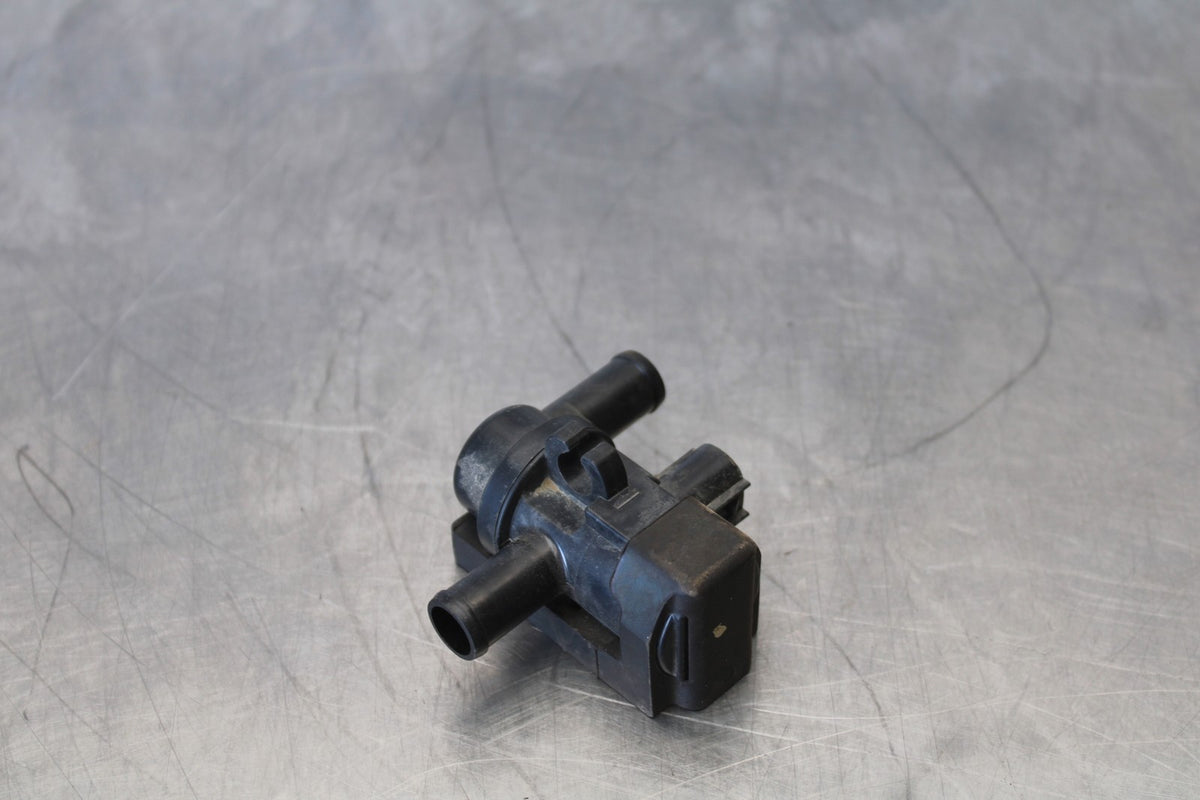 24-25 KAWASAKI NINJA 500 ABS AIR VALVE SOLENOID TOP ENGINE SWITCH SENSOR BB899