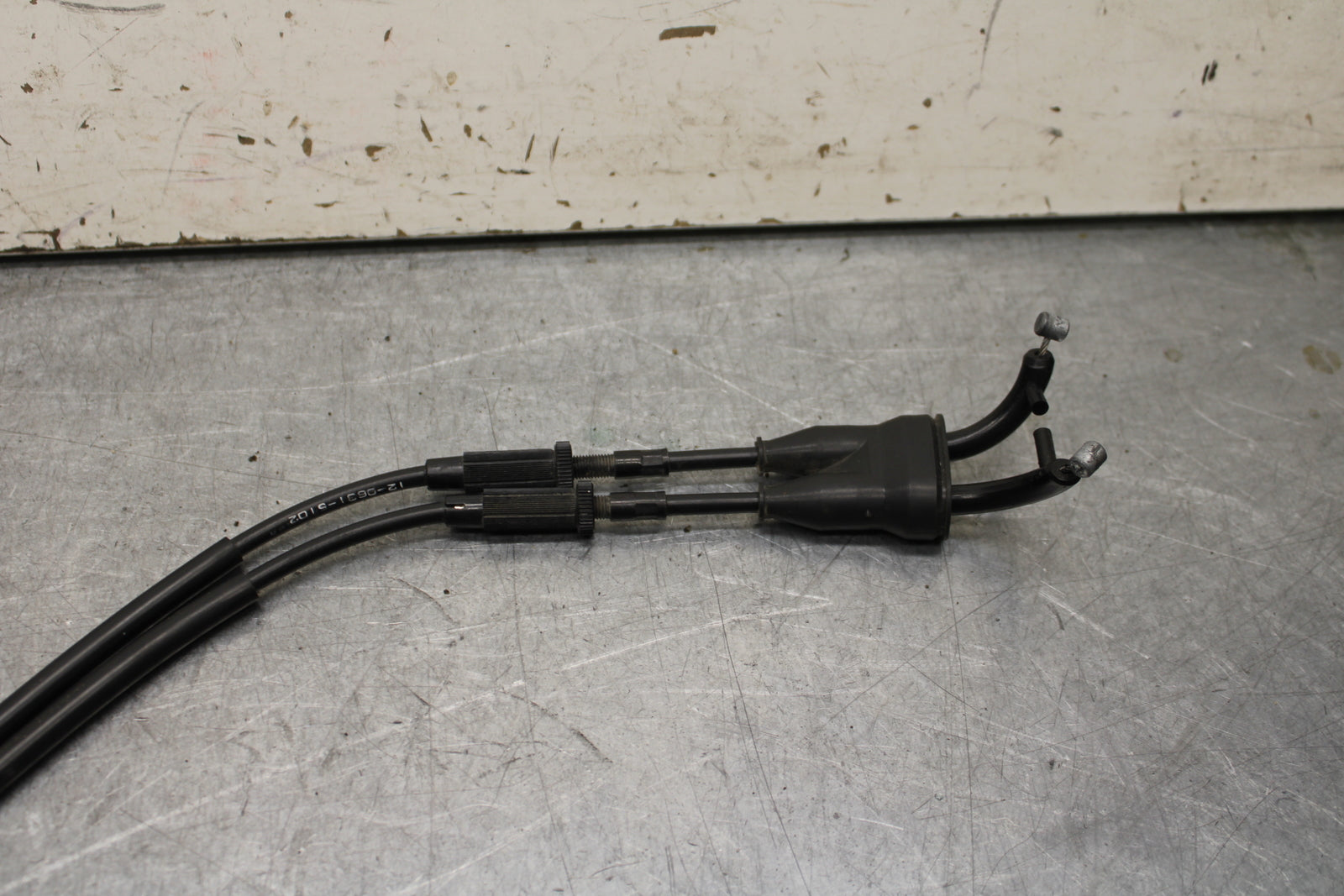 16 KAWASAKI NINJA ZX10R THROTTLE CABLES LINES 54012-0631 BB650