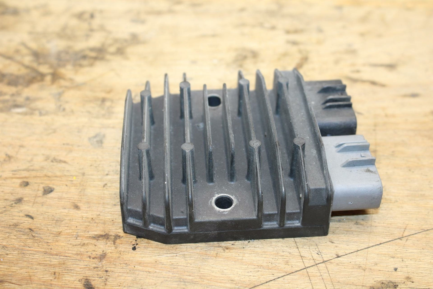 04-05 KAWASAKI NINJA ZX10R RECTIFIER VOLTAGE REGULATOR BB322