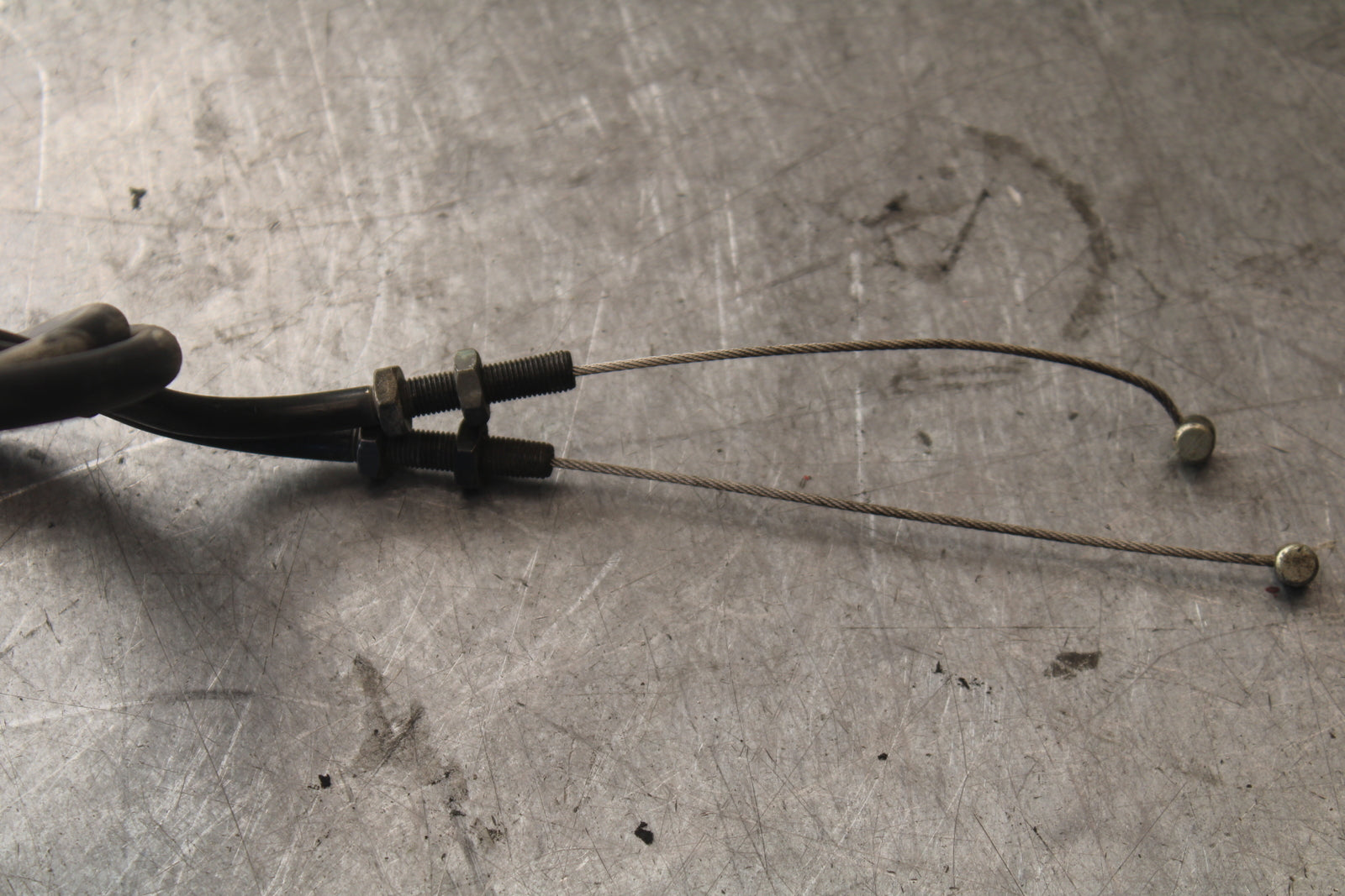 07-08 TRIUMPH DAYTONA 675 THROTTLE CABLES LINES BB685