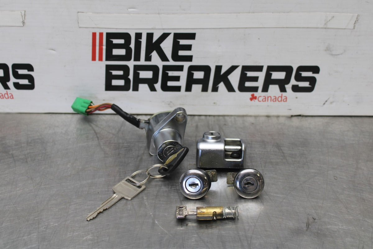 05-09 SUZUKI BOULEVARD C90 IGNITION LOCK KEY SET LOCK SET BB918