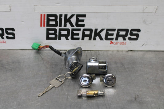 05-09 SUZUKI BOULEVARD C90 IGNITION LOCK KEY SET LOCK SET BB918
