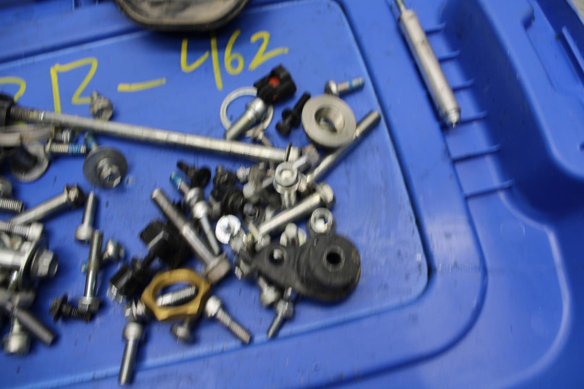 15-21 SUZUKI GSXR600 ENGINE MOUNTING BOLTS HARDWARE MOTOR SCREWS BB463