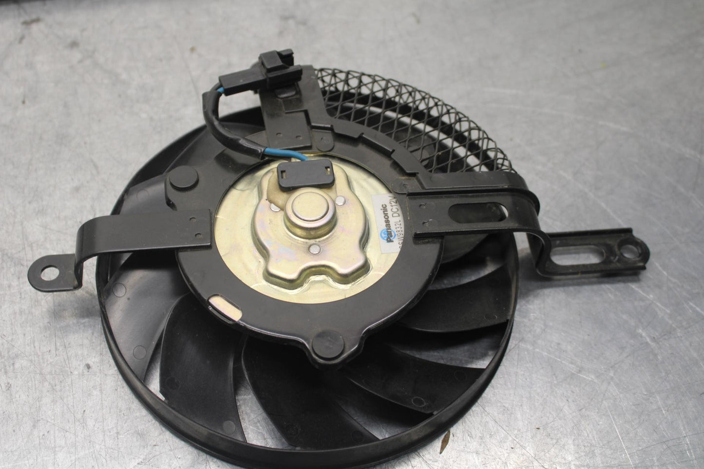 18 SUZUKI GSXR750 ENGINE RADIATOR COOLING FAN 17800-14J01 BB80