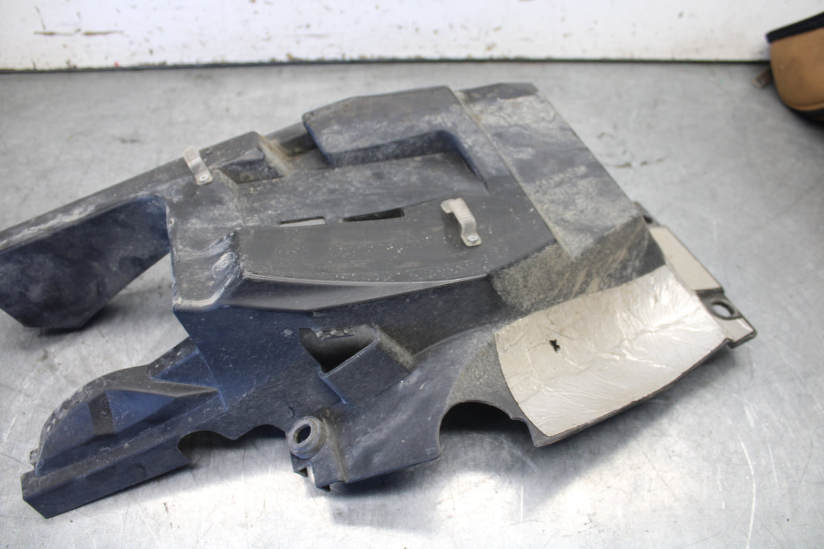 07-09 YAMAHA FZ6 REAR BACK TAIL UNDERTAIL BATTERY TRAY PLASTIC BB713