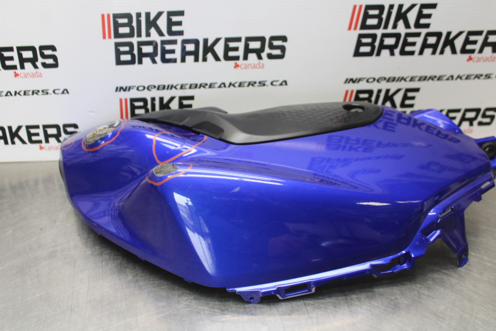23-24 YAMAHA MT-07 RIGHT FRONT UPPER MID SIDE FAIRING COWL PLASTIC BB194