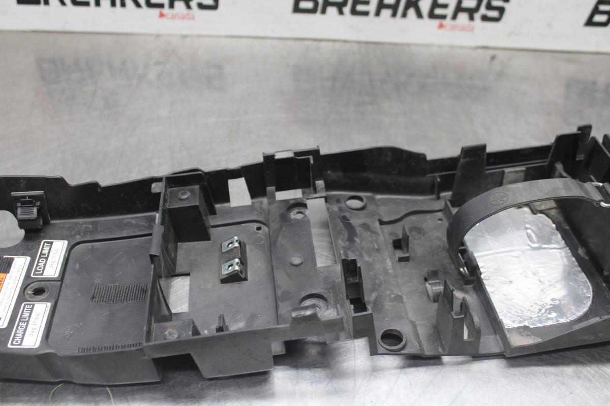 08-16 YAMAHA YZF R6 REAR BACK TAIL UNDERTAIL BATTERY TRAY PLASTIC BB929