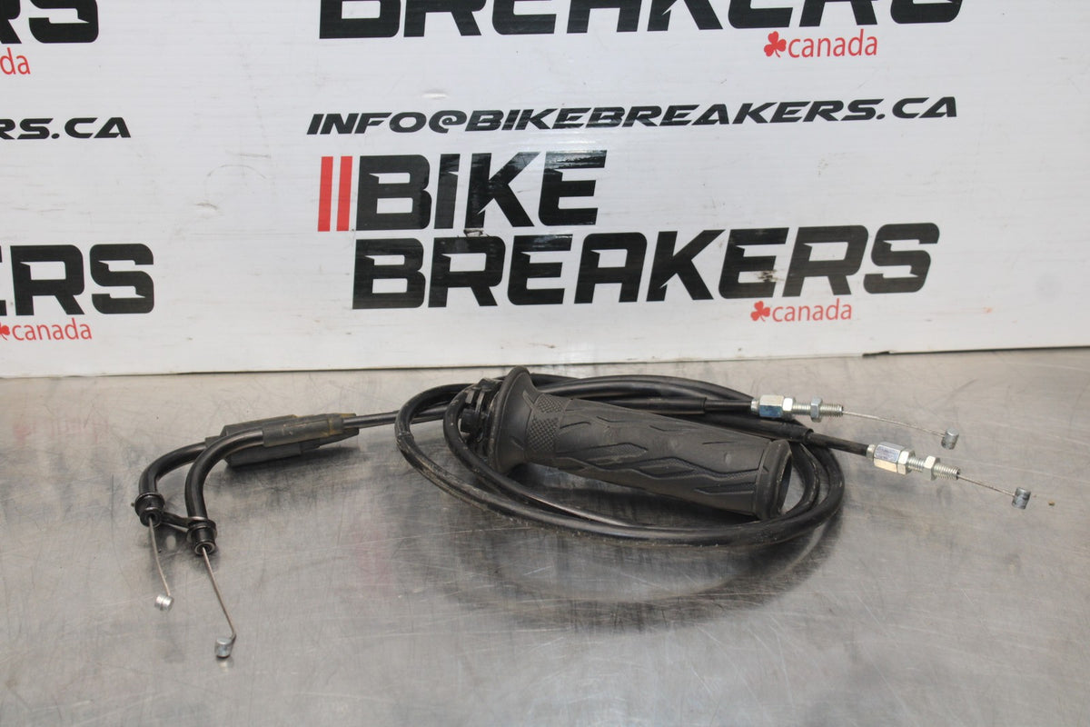 15 SUZUKI GW250F THROTTLE CABLES LINES BB789