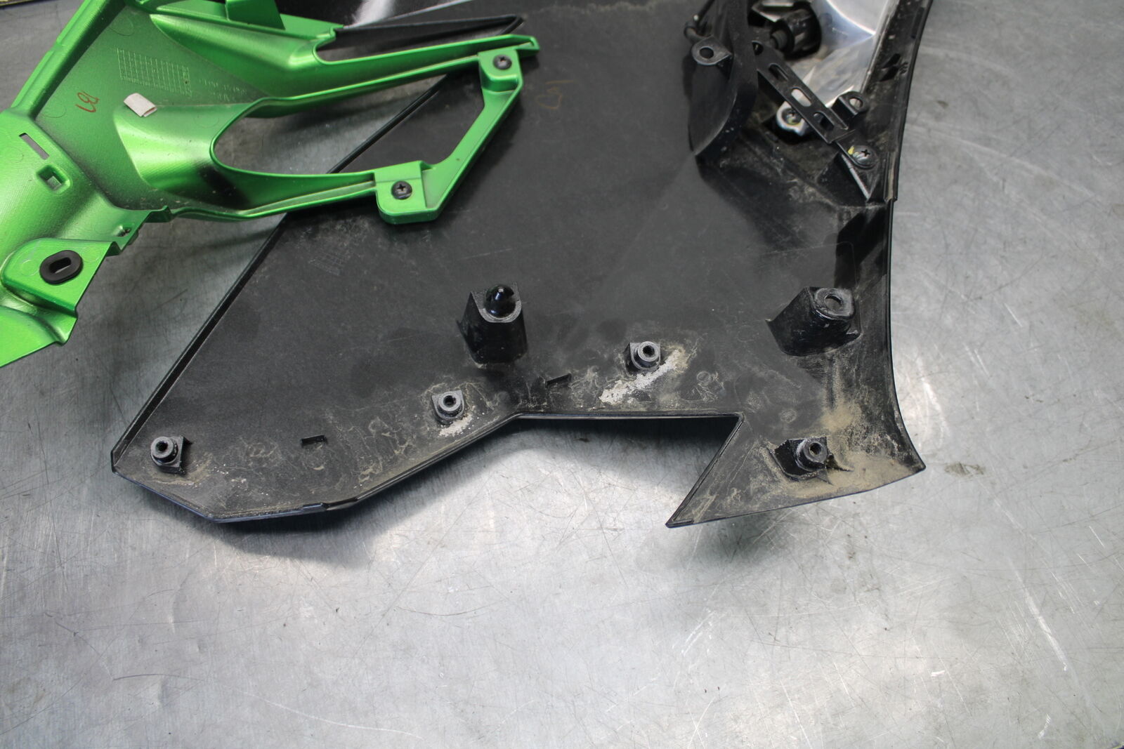 18-23 KAWASAKI NINJA 400 LEFT LOWER MID UPPER SIDE FAIRING COWL BB679