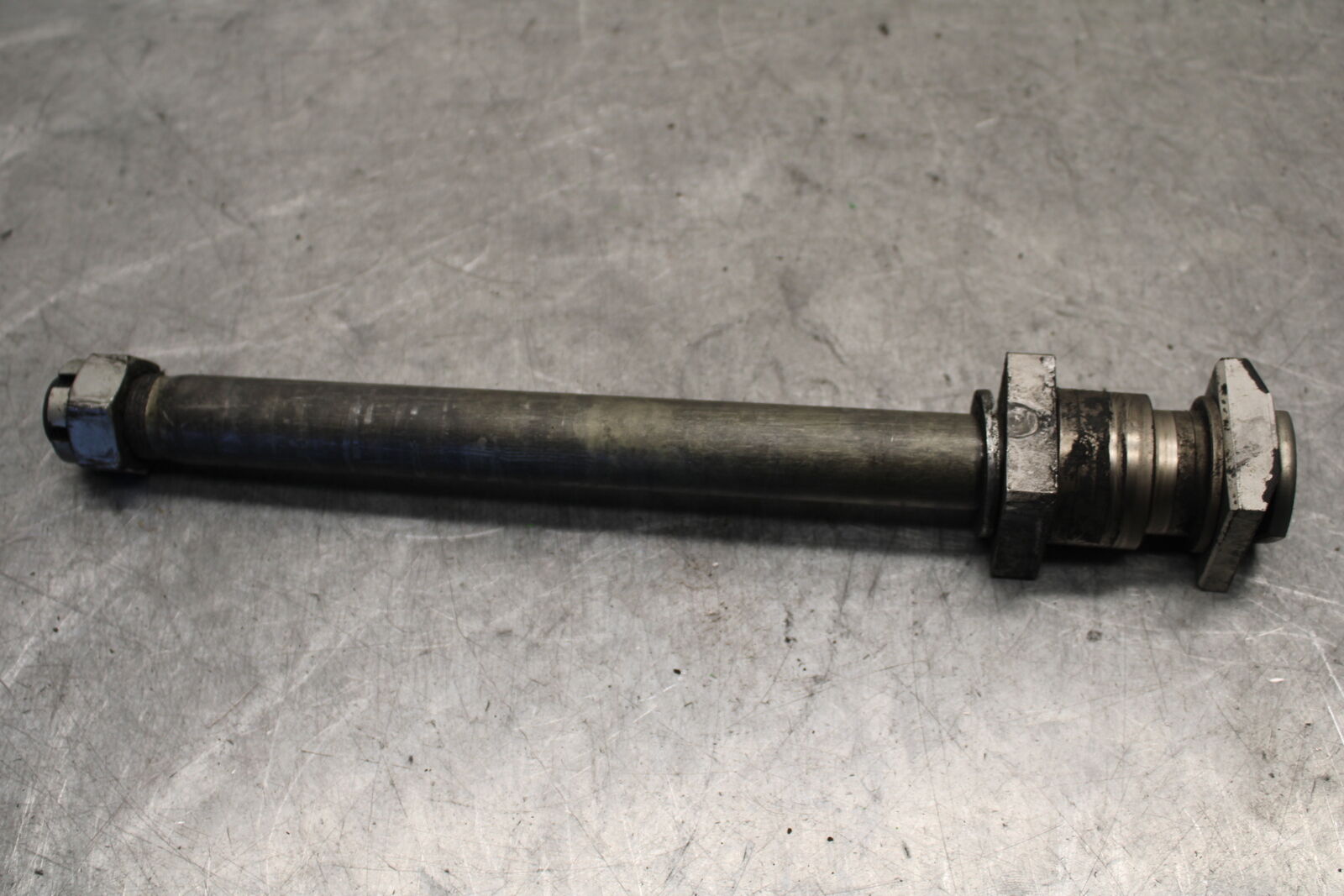 09-12 KAWASAKI NINJA ZX6R ZX600R REAR AXLE BACK WHEEL RIM PIVOT BOLT AXEL BB656