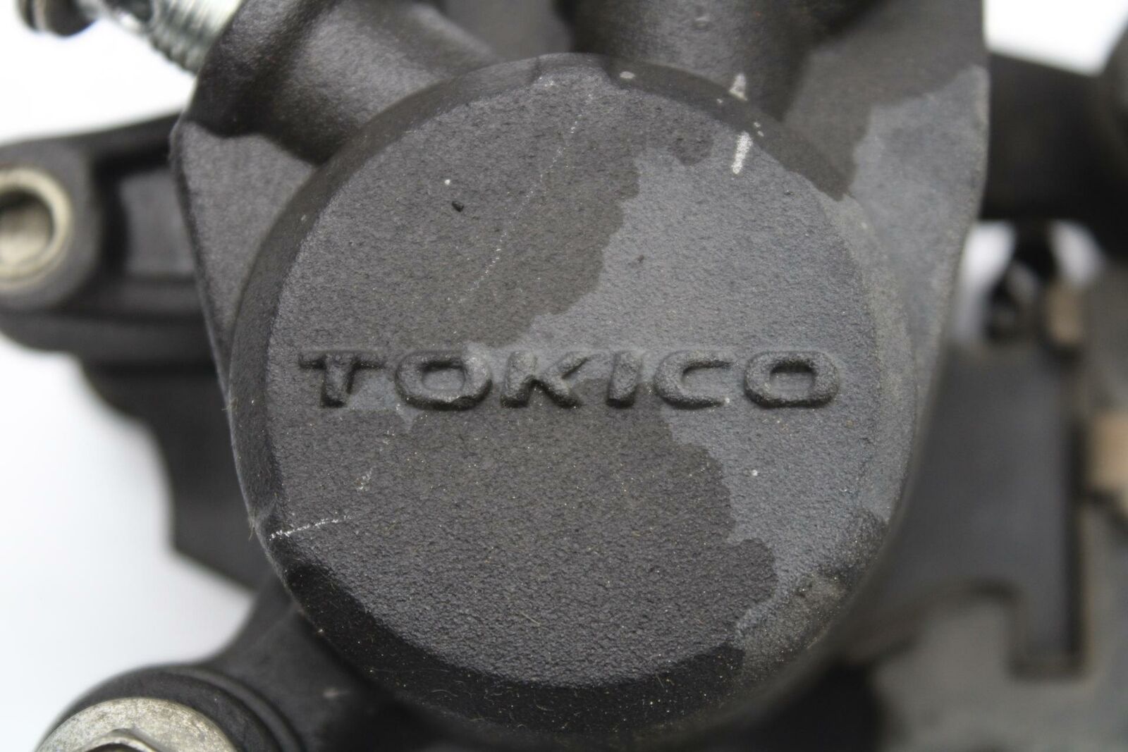 08-09 SUZUKI GSXR600 TOKICO REAR BACK BRAKE CALIPER W MOUNT BRACKET BB244