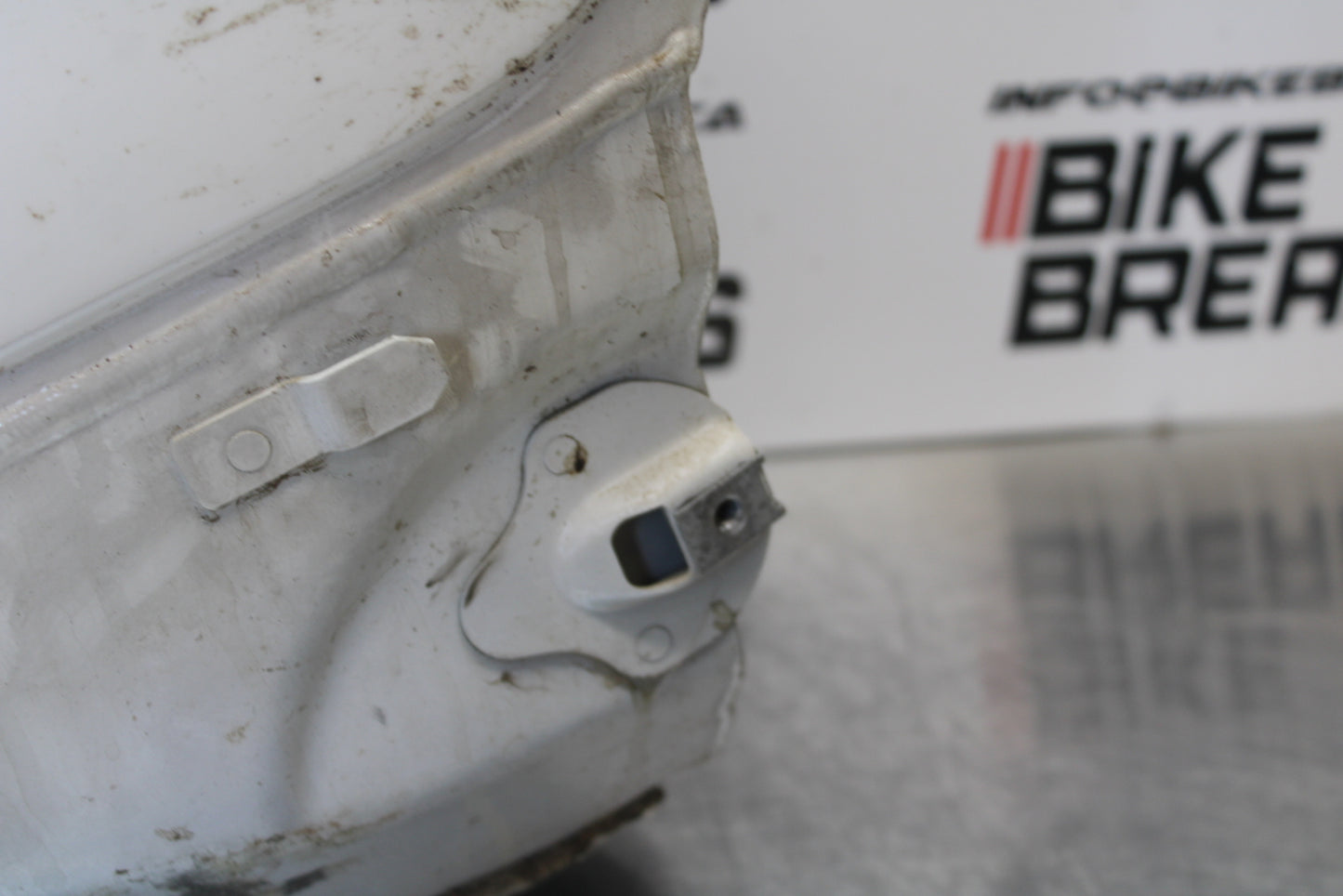 10-11 BMW S1000RR GAS TANK FUEL CELL PETROL RESERVOIR BB168
