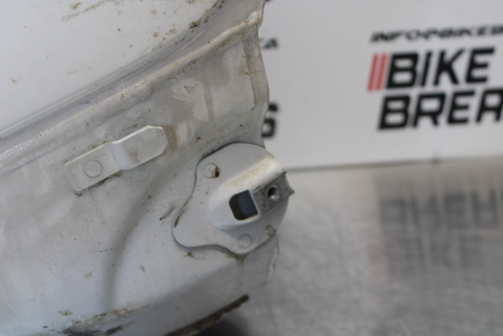 10-11 BMW S1000RR GAS TANK FUEL CELL PETROL RESERVOIR BB168