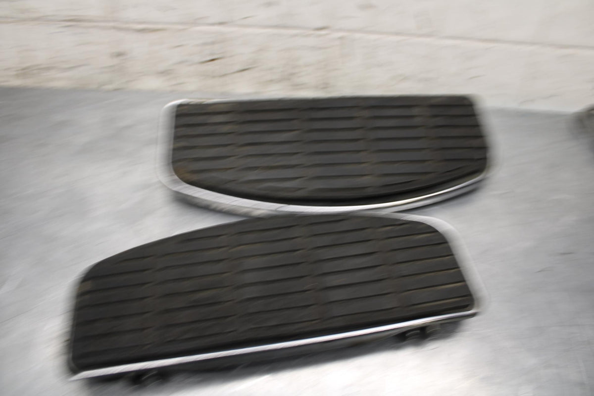 2007 Yamaha Road Star XV1700A FRONT FOOT RESTS PEGS STEPS SET PAIR BB562