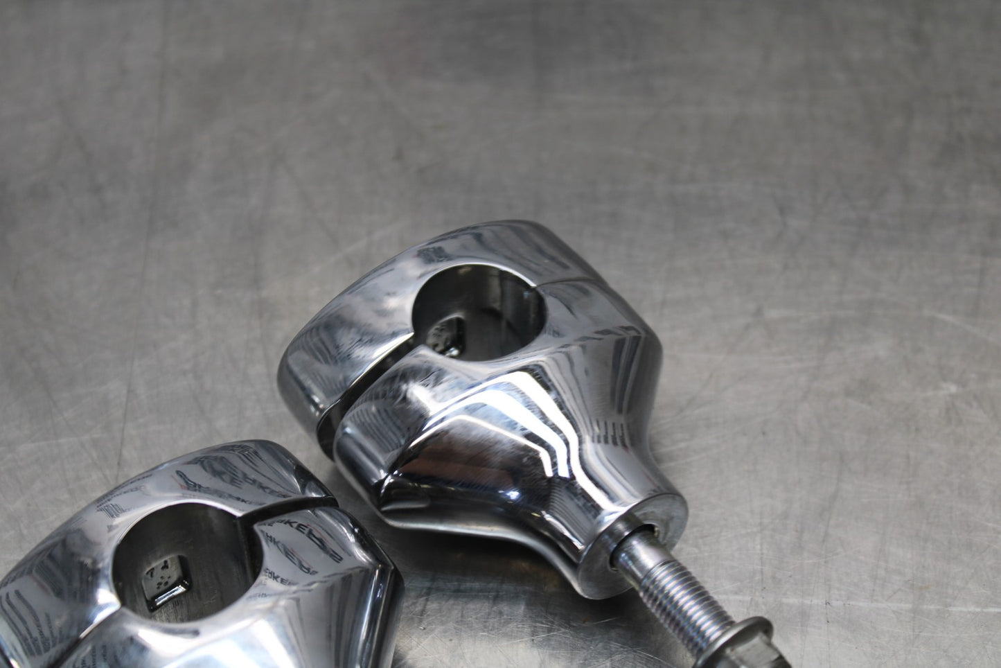 08 KAWASAKI VULCAN 900 HANDLEBAR RISERS BB184