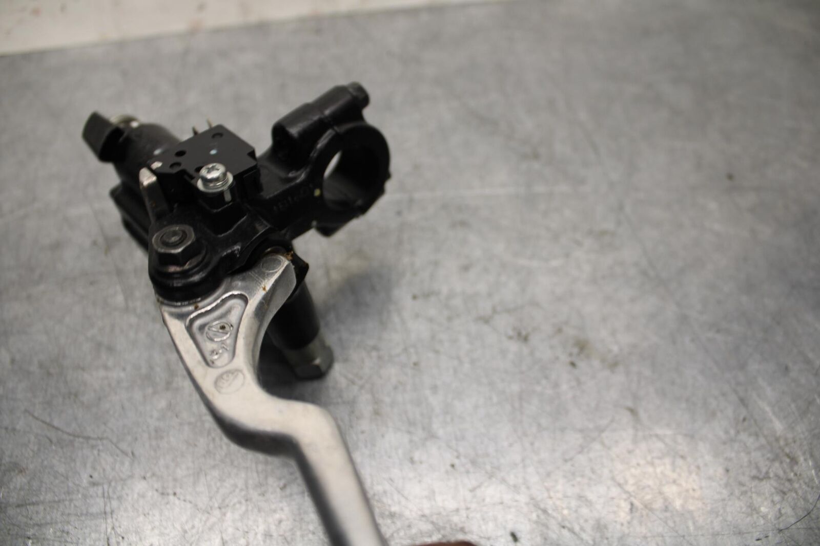 17-20 KAWASAKI Z125 PRO FRONT BRAKE MASTER CYLINDER w/ LEVER BB74