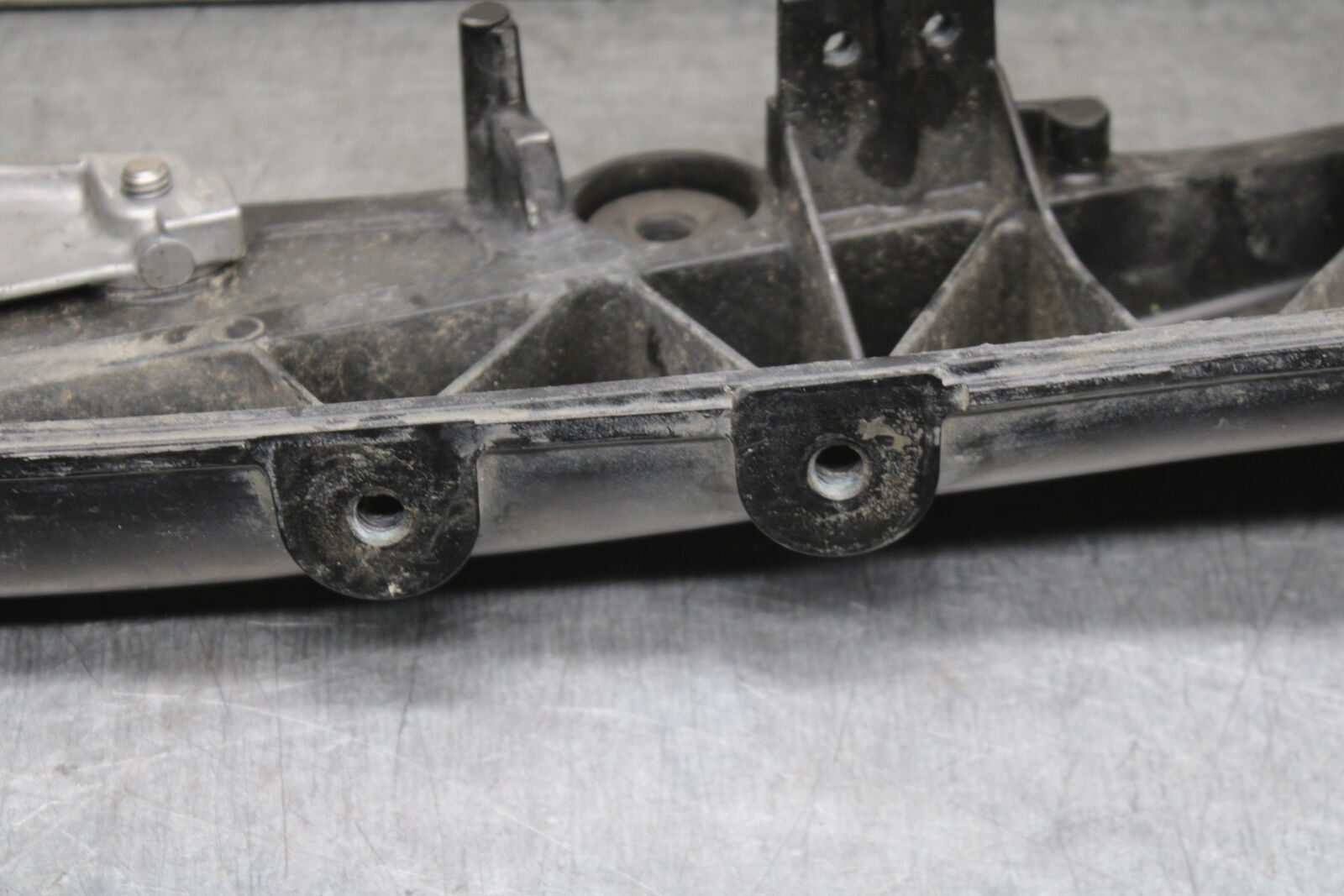 06-07 SUZUKI GSXR750 REAR SUBFRAME SUB FRAME 41211-01H00-YAP 41231-41G10 BB670