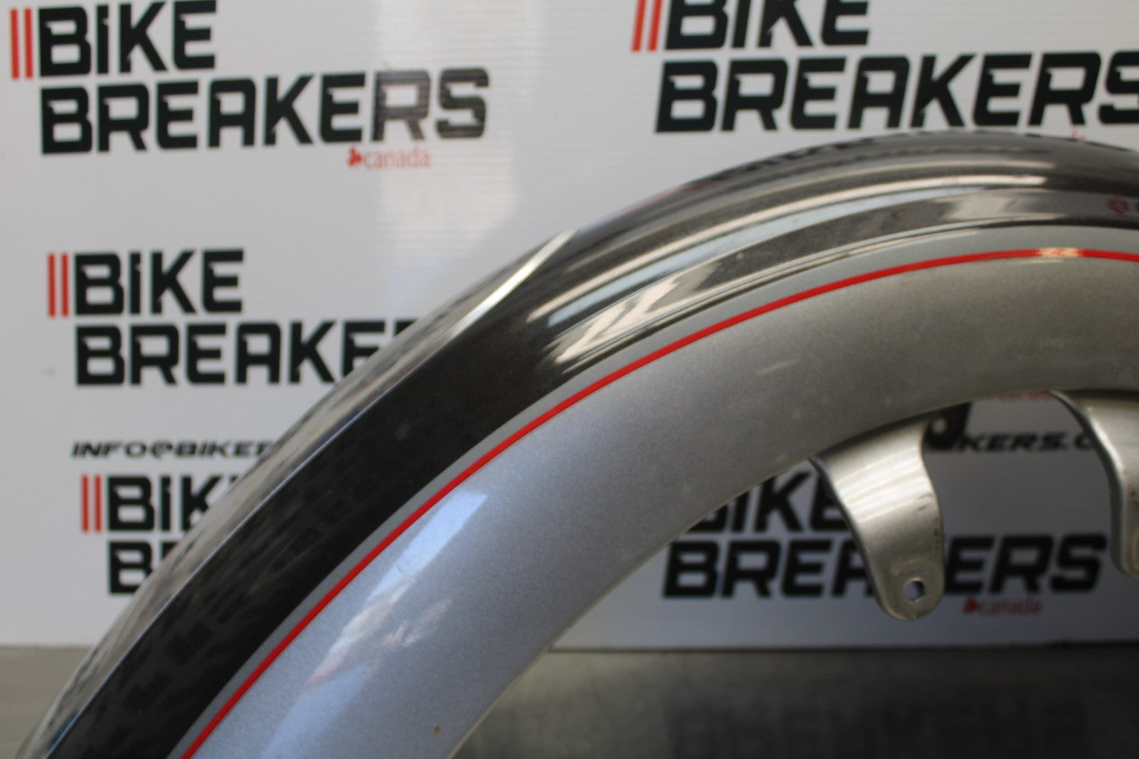 05-06 VICTORY KINGPIN DELUXE FRONT WHEEL FENDER BB195