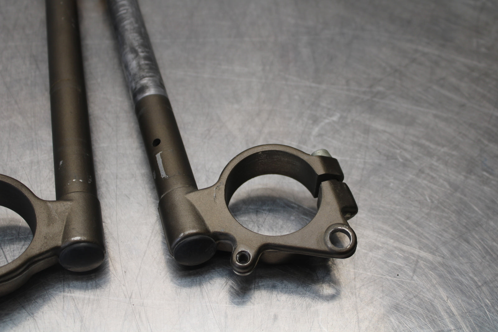 04-05 KAWASAKI NINJA ZX10R LEFT RIGHT CLIP ON ONS HANDLEBARS PAIR SET BB163