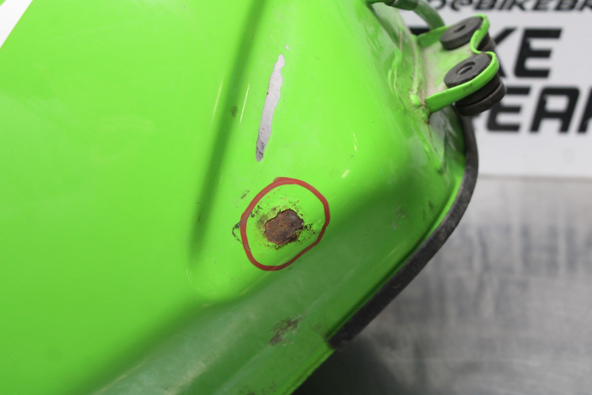 98 KAWASAKI NINJA ZX6 GAS TANK FUEL CELL PETROL RESERVOIR BB870
