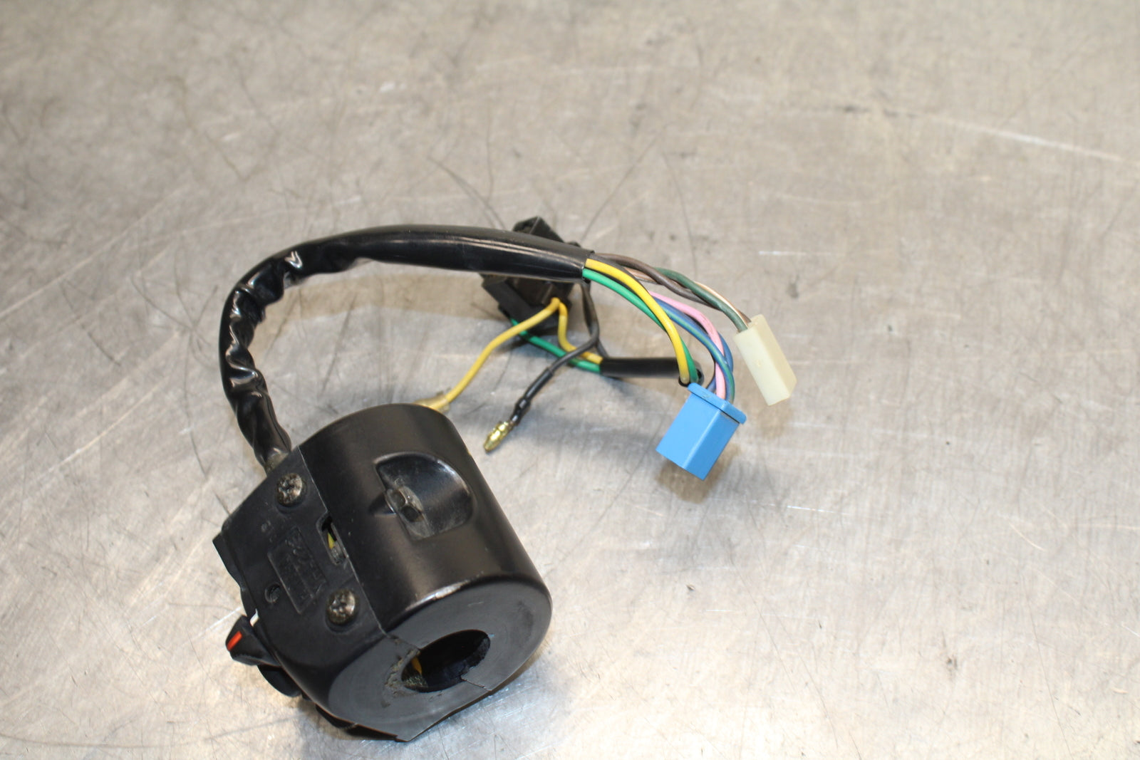 83-85 YAMAHA RIVA 180 XC180 LEFT HANDLE SWITCHES HORN SIGNALS SWITCH BB109