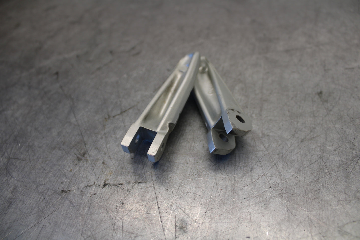 07-08 DUCATI 1098 FRONT FOOT RESTS PEGS STEPS SET PAIR BB699