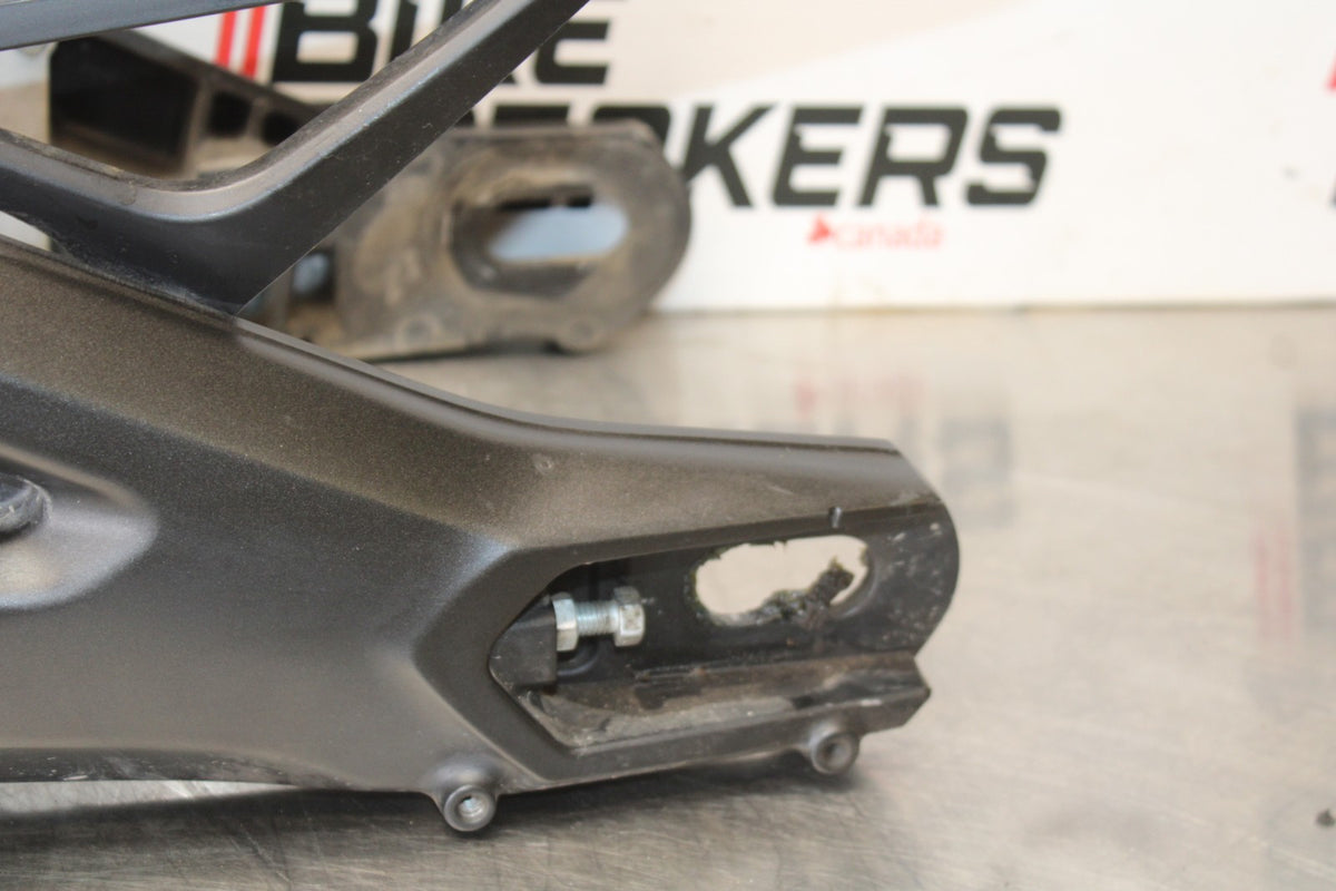 15-17 YAMAHA FJ09 REAR SWINGARM BACK SUSPENSION SWING ARM BB906