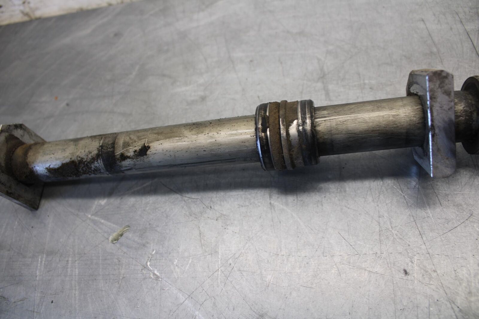 2016 Suzuki Bandit GSF1250SA ABS REAR AXLE BACK WHEEL RIM PIVOT BOLT AXEL BB509