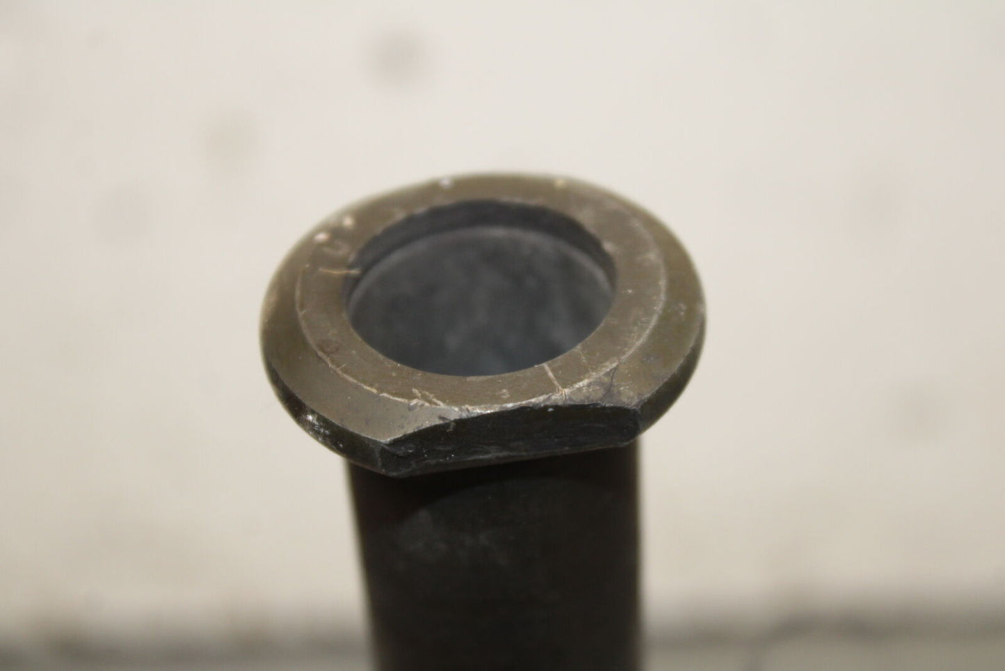 06 YAMAHA YZF R6 REAR AXLE BACK WHEEL RIM PIVOT BOLT AXEL BB716