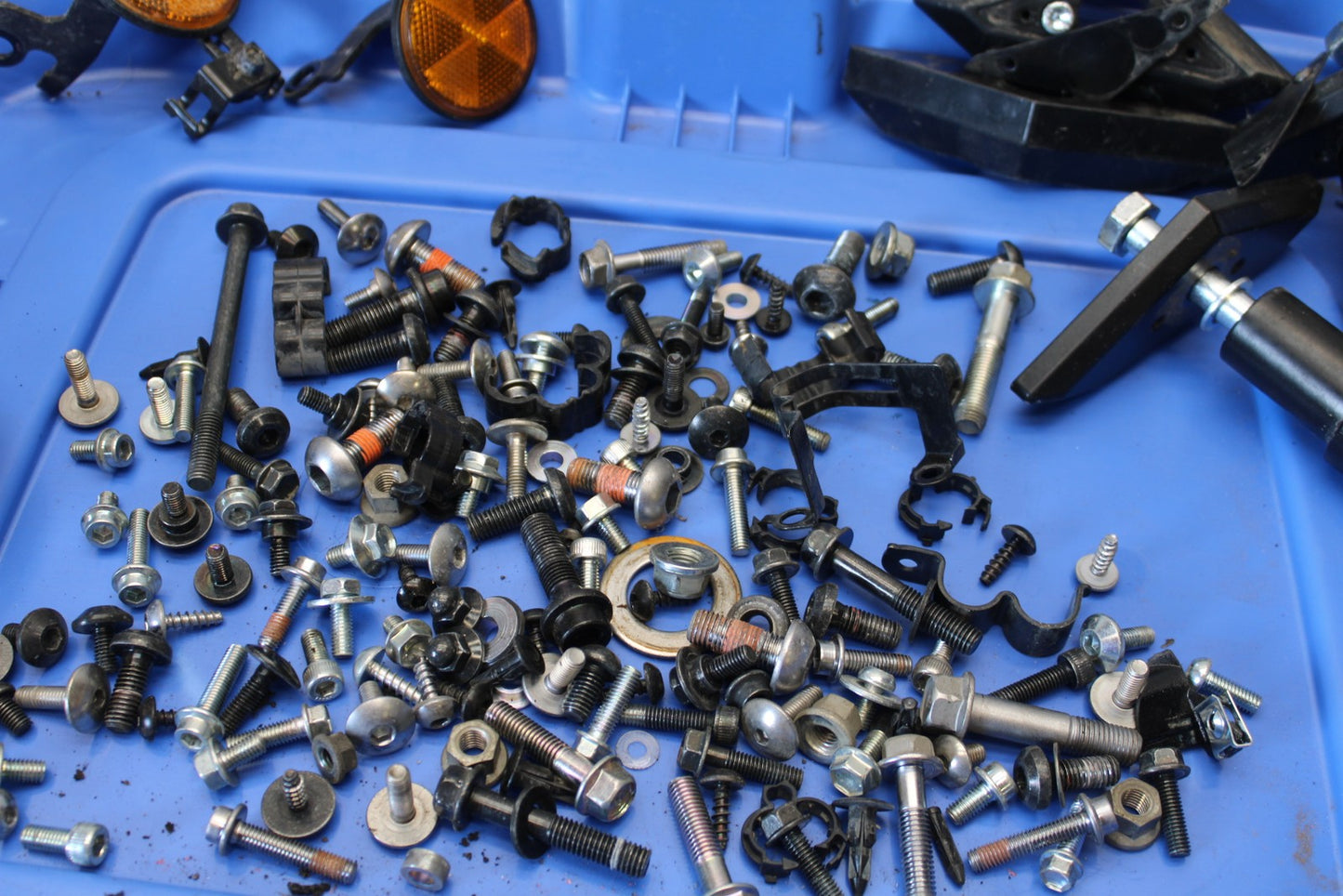 22-25 YAMAHA YZF R7 MOUNTING BOLTS HARDWARE MOTOR SCREWS BB176