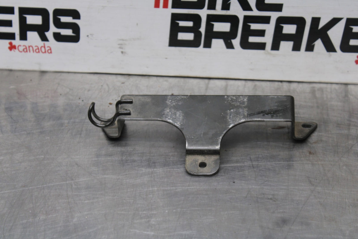 02 KAWASAKI VULCAN 800 VN800B CLASSIC BATTERY HOLD DOWN CLAMP STRAP BB862