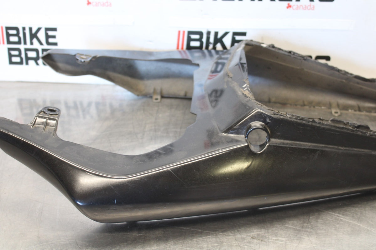 03-04 YAMAHA YZF R6 REAR BACK TAIL FAIRING COWL SHROUD BB890