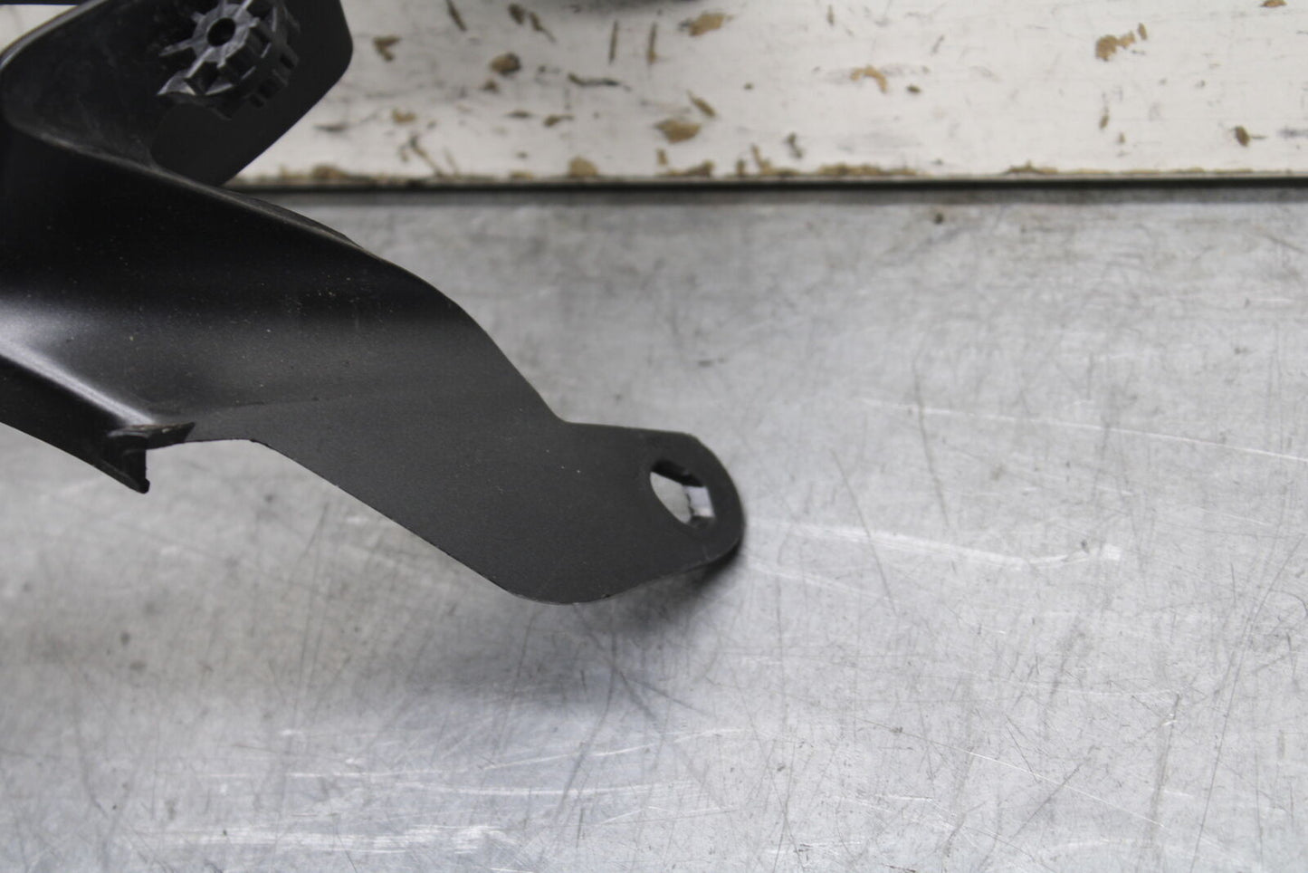 08-10 SUZUKI GSXR 600  FRONT CENTER COWL FAIRING BB630