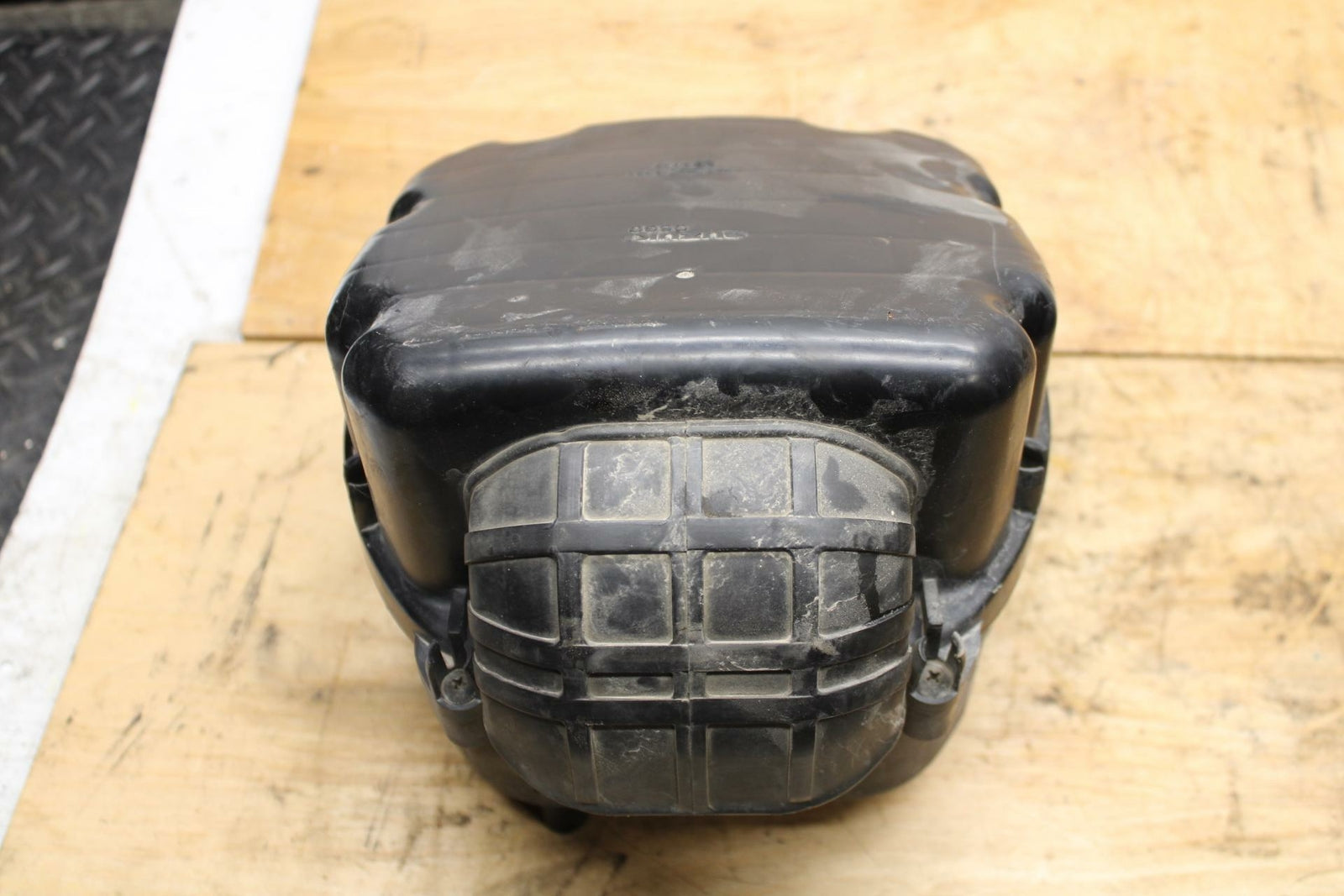 02-03 SUZUKI VSTROM 1000 AIR CLEANER FILTER BOX AIRBOX BB331