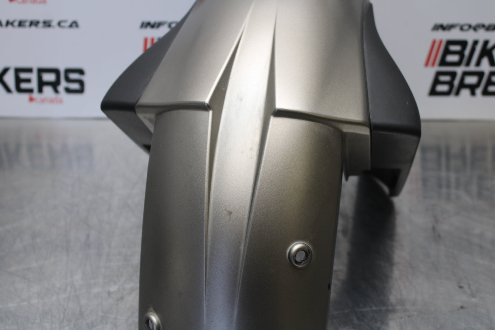 04-05 KAWASAKI NINJA ZX10R FRONT WHEEL FENDER COWL FAIRING BB163