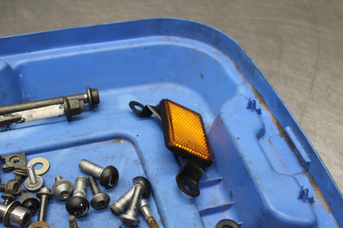 03 YAMAHA YZF R1 MOUNTING BOLTS HARDWARE SCREWS BB895