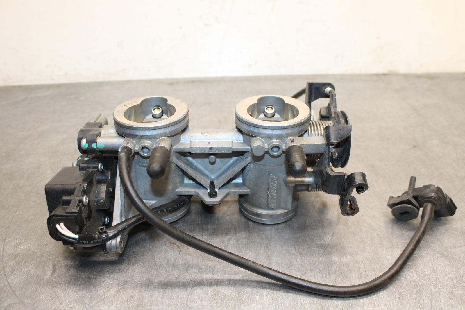 12-17 KAWASAKI NINJA 650 MAIN FUEL INJECTORS / THROTTLE BODIES BB129