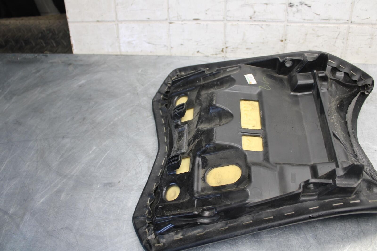 2015 Kawasaki Ninja 300 EX300B ABS FRONT DRIVERS SEAT PAD SADDLE BB518