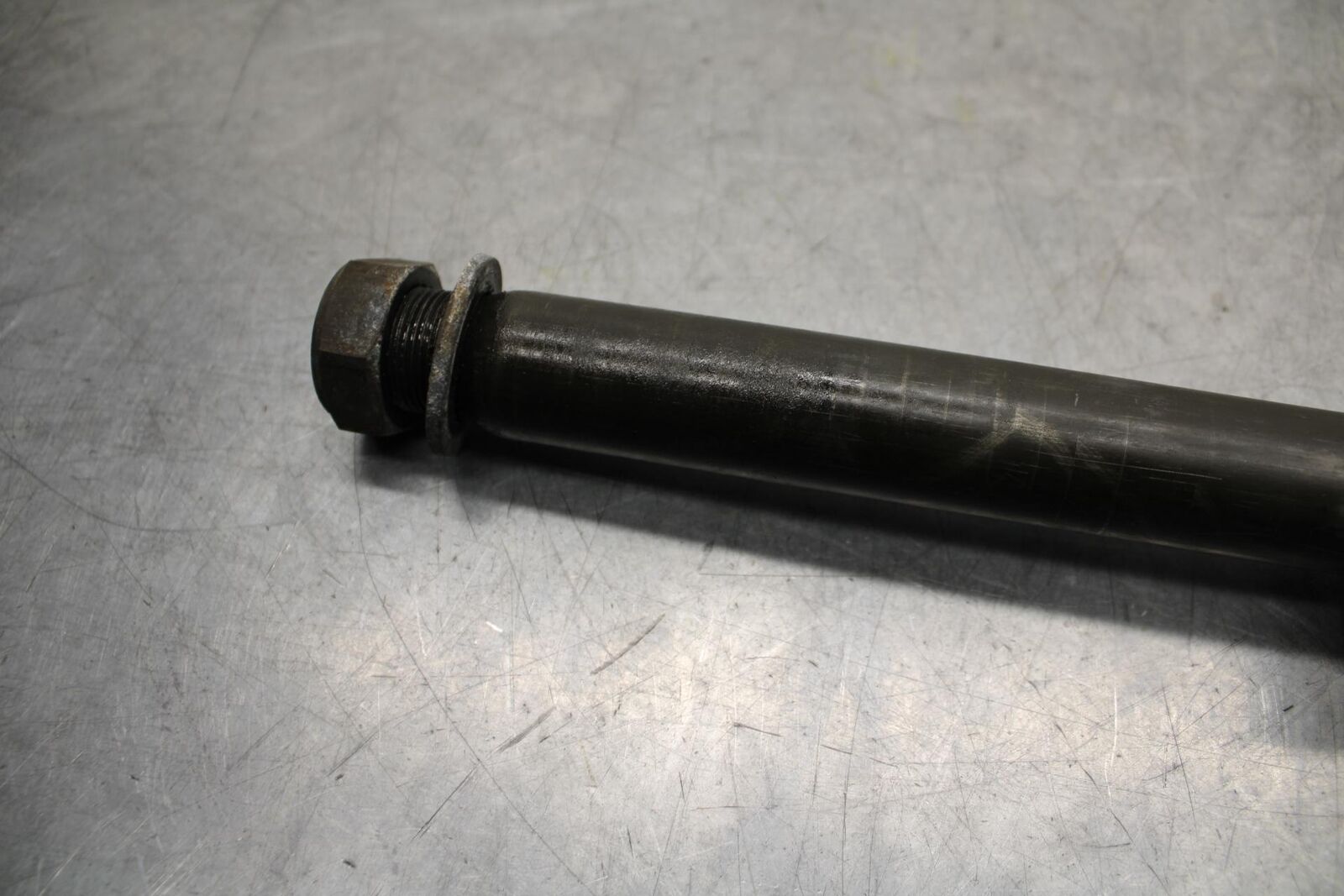 2005 Yamaha YZF R6 REAR AXLE BACK WHEEL RIM PIVOT BOLT AXEL 5SL-25381-00-00 BB62