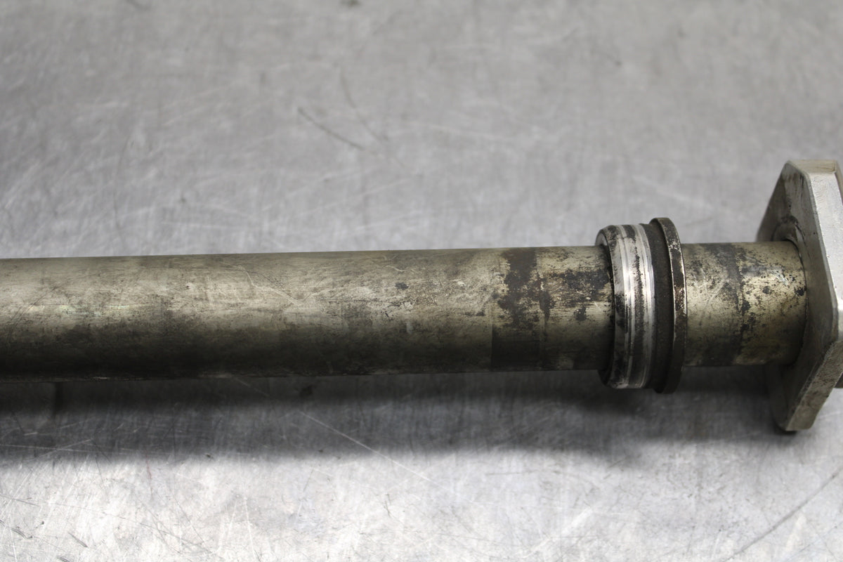 08-10 SUZUKI GSXR 600 REAR AXLE BACK WHEEL RIM PIVOT BOLT AXEL BB132