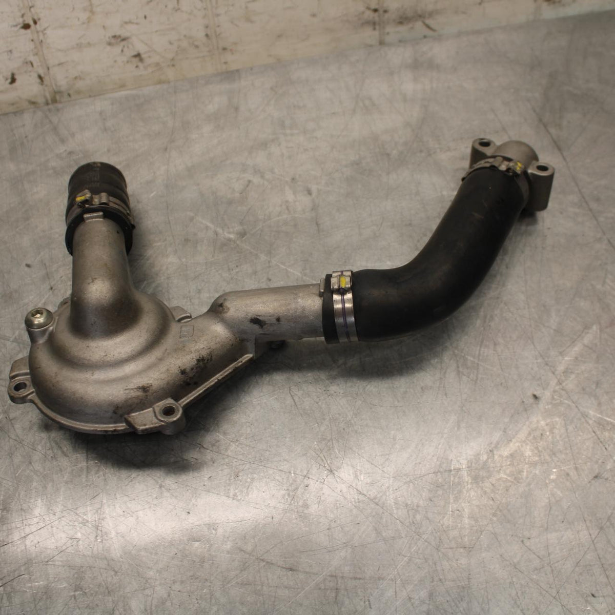 2010 Aprilia RSV1000R ENGINE WATER COOLANT PUMP COVER BB513