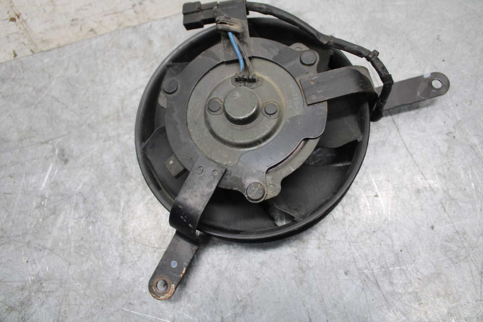 2003 Yamaha YZF R6 ENGINE RADIATOR COOLING FAN 5SL-12405-00-00 BB539