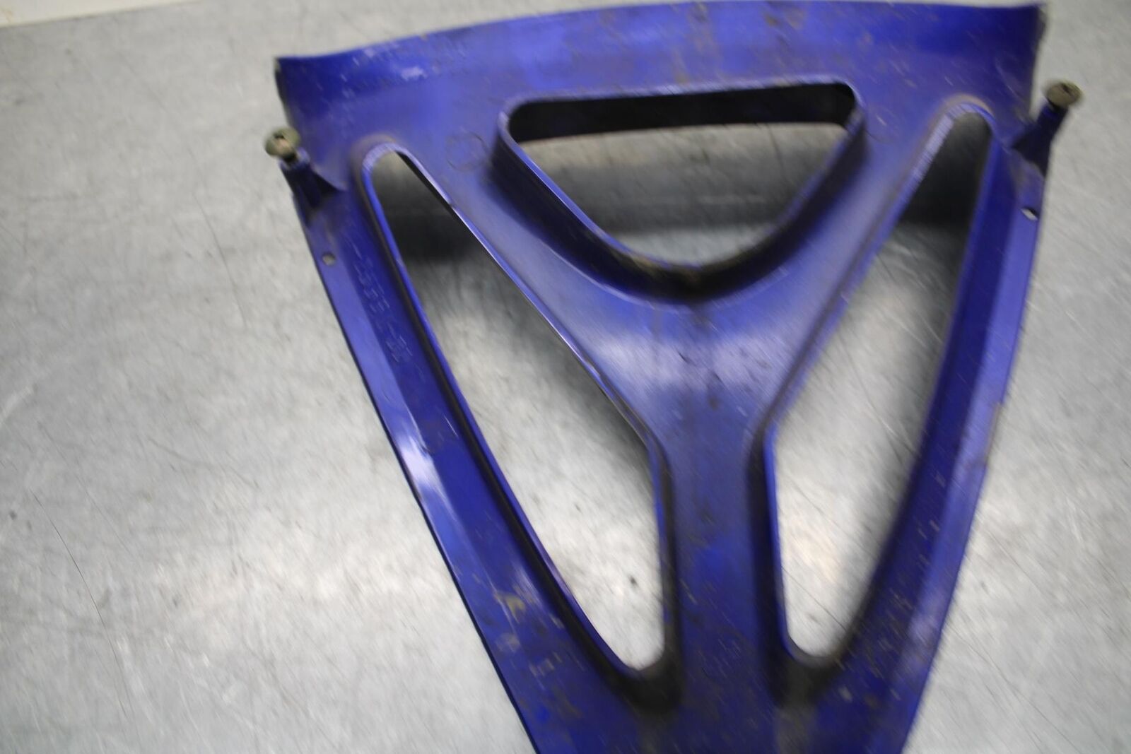 98-99 YAMAHA YZF R1 FRONT LOWER INNER EXHAUST V FAIRING COWL GUARD BB74