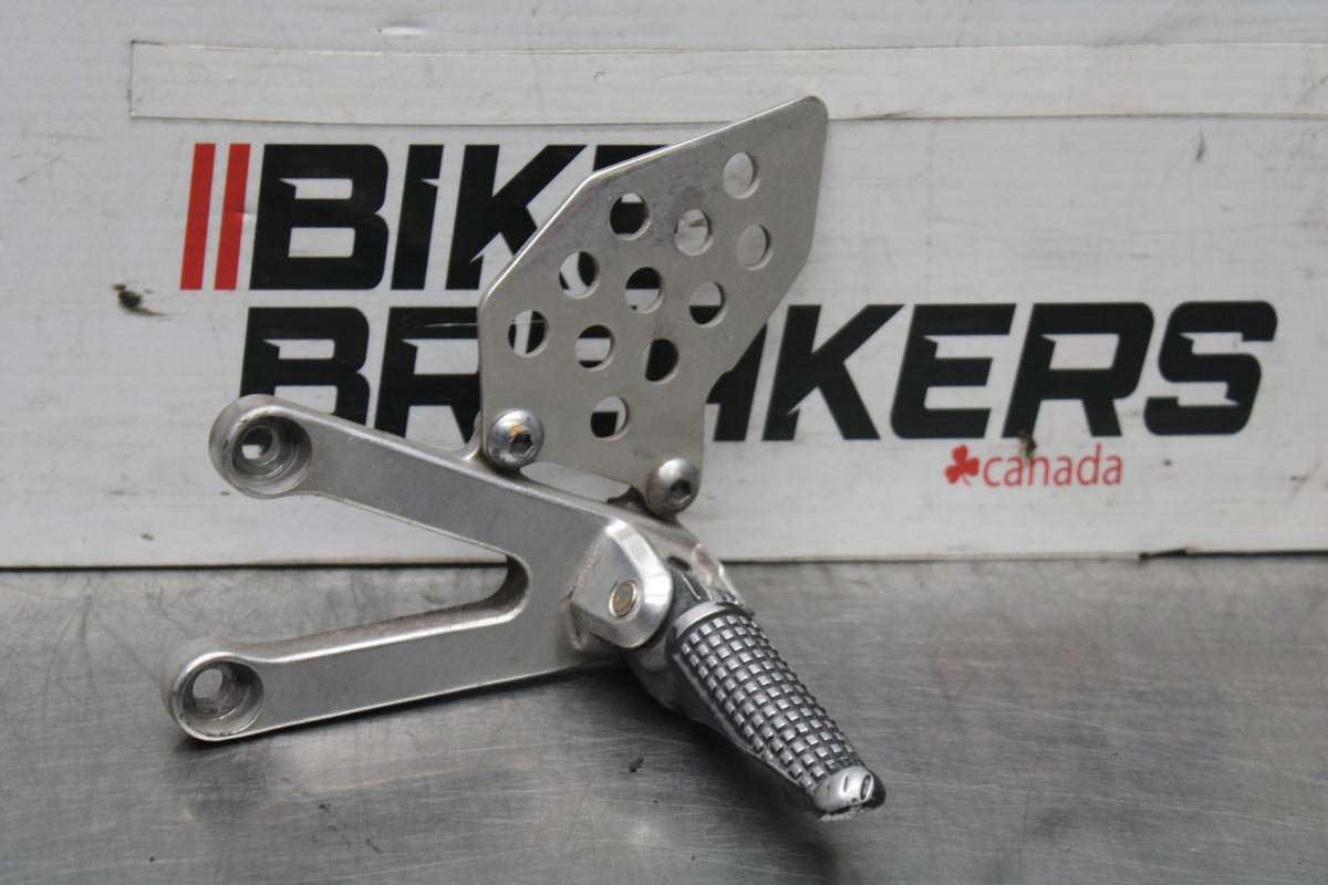05-06 HONDA CBR600RR LEFT REARSET REAR SET DRIVER FOOT PEG REST STOP BB945