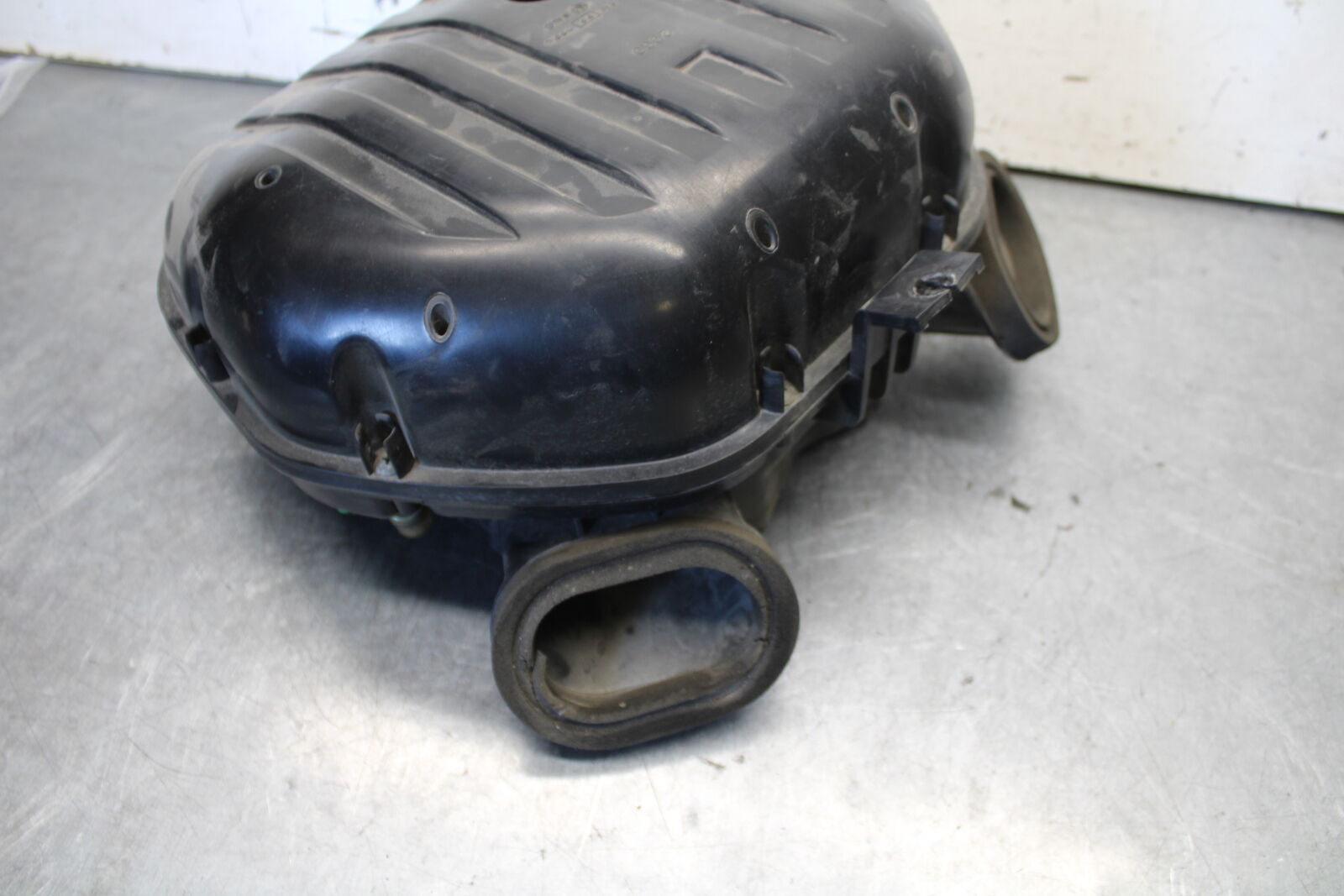04-05 SUZUKI GSXR600 AIRBOX AIR INTAKE FILTER BOX 13700-29G00 13741-29G00 BB658
