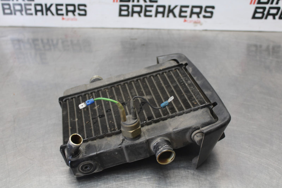 84 HONDA INTERCEPTOR 1000 VF1000F ENGINE RADIATOR MOTOR COOLING RADIATER  BB878