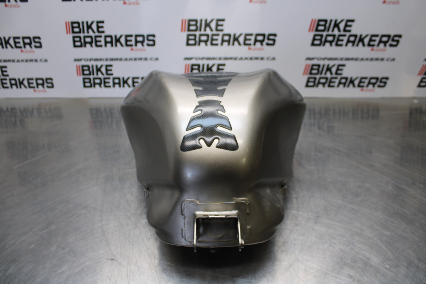 04-05 KAWASAKI NINJA ZX10R GAS TANK FUEL CELL PETROL RESERVOIR BB163