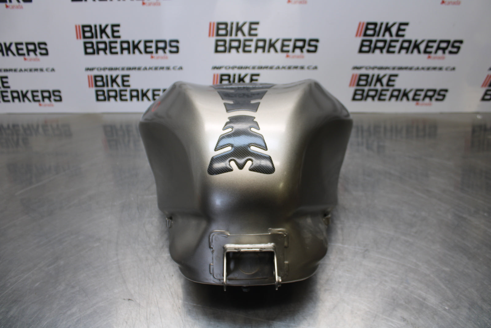 04-05 KAWASAKI NINJA ZX10R GAS TANK FUEL CELL PETROL RESERVOIR BB163